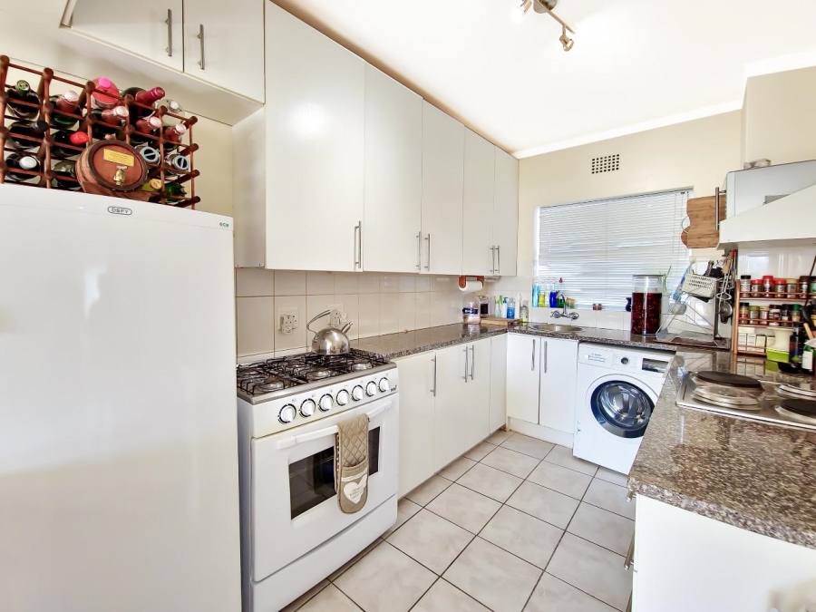 2 Bedroom Property for Sale in Bergvliet Western Cape